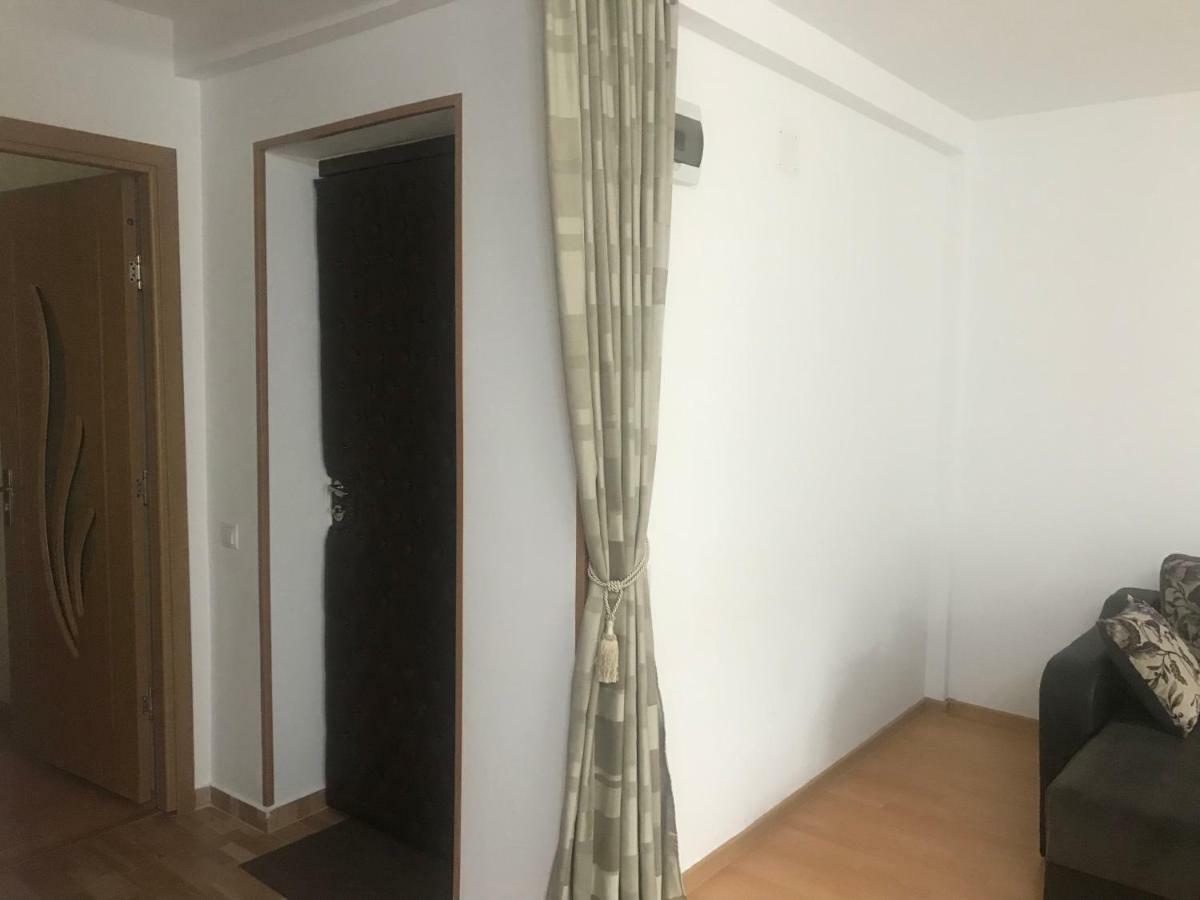 Appartamento Garsoniera Family Buşteni Esterno foto